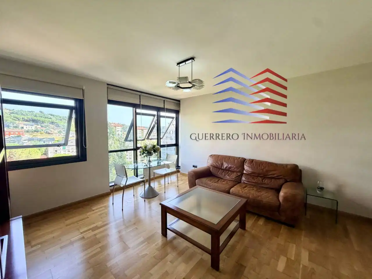 Vista exterior de Apartament en venda en Ourense Capital  amb Calefacció, Parquet i Traster