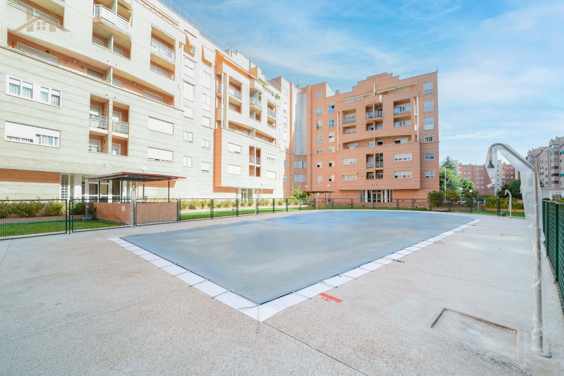 Exterior view of Flat for sale in Alcorcón  with Air Conditioner, Terrace and Storage room