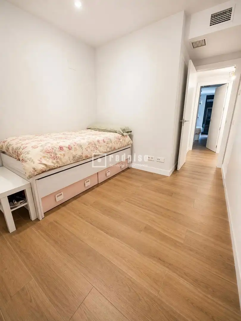 Habitación de Piso de alquiler en Alcobendas con Aire acondicionado, Calefacción y Jardín privado