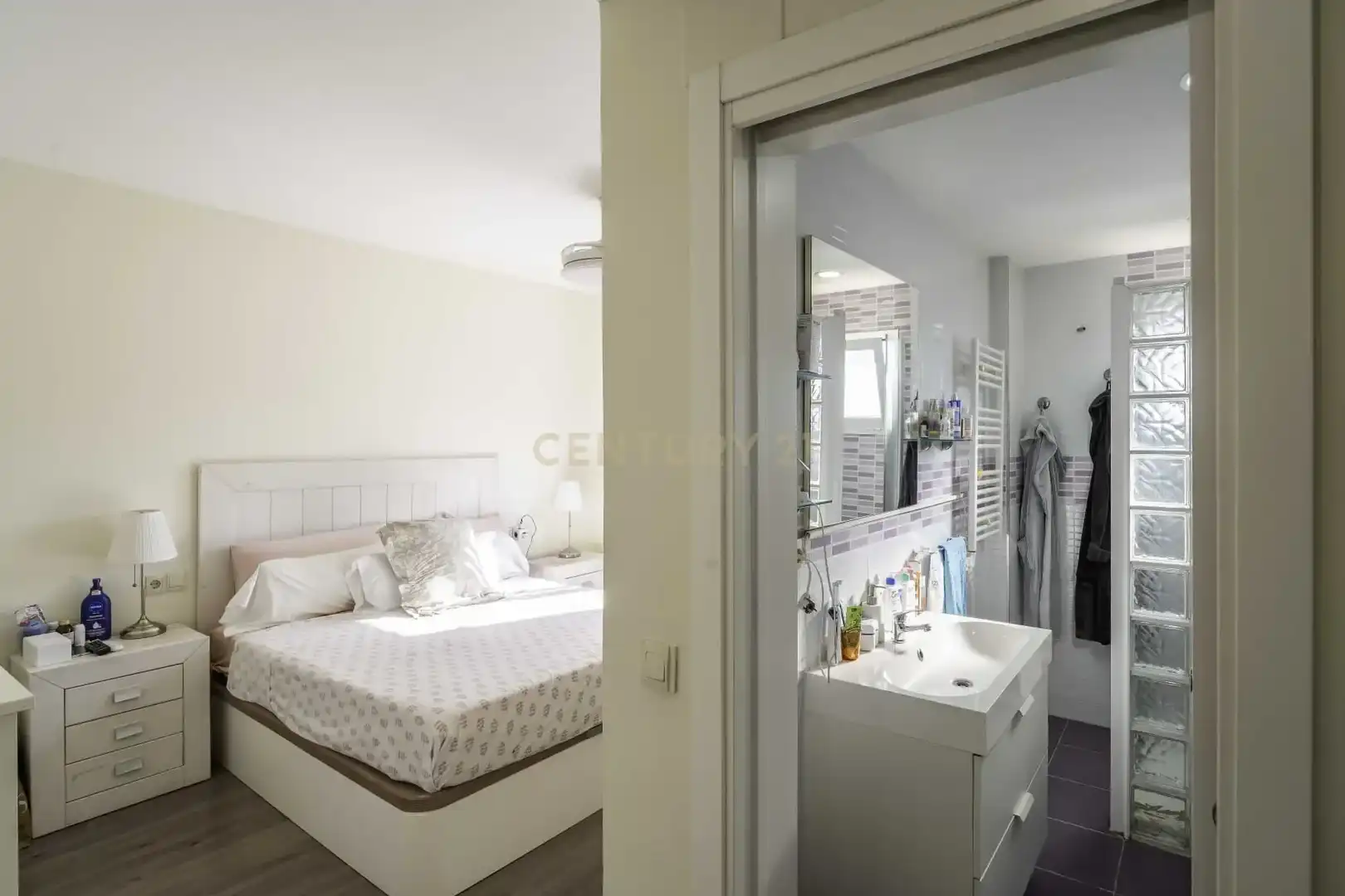 Bedroom of Flat for sale in Fuengirola  with Air Conditioner, Storage room and Swimming Pool