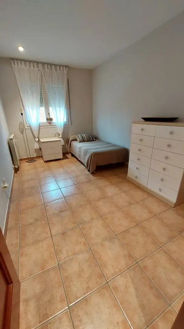 Habitación de Casa adosada de alquiler en Vilagrassa con Aire acondicionado, Calefacción y Jardín privado