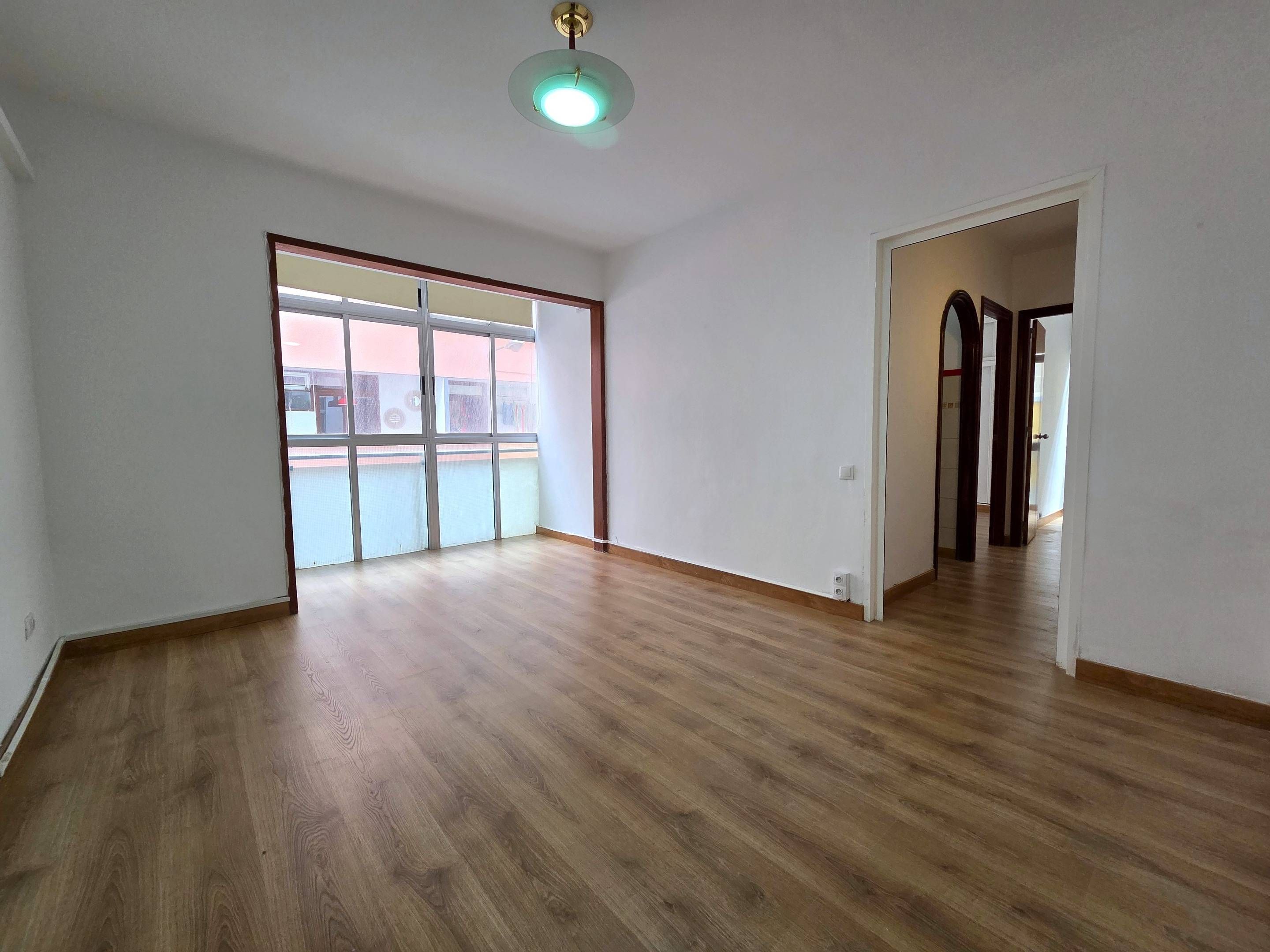 Piso en venta en Calle Calle Secretario Artiles, Santa Catalina - Canteras, Isleta - Puerto - Guanarteme