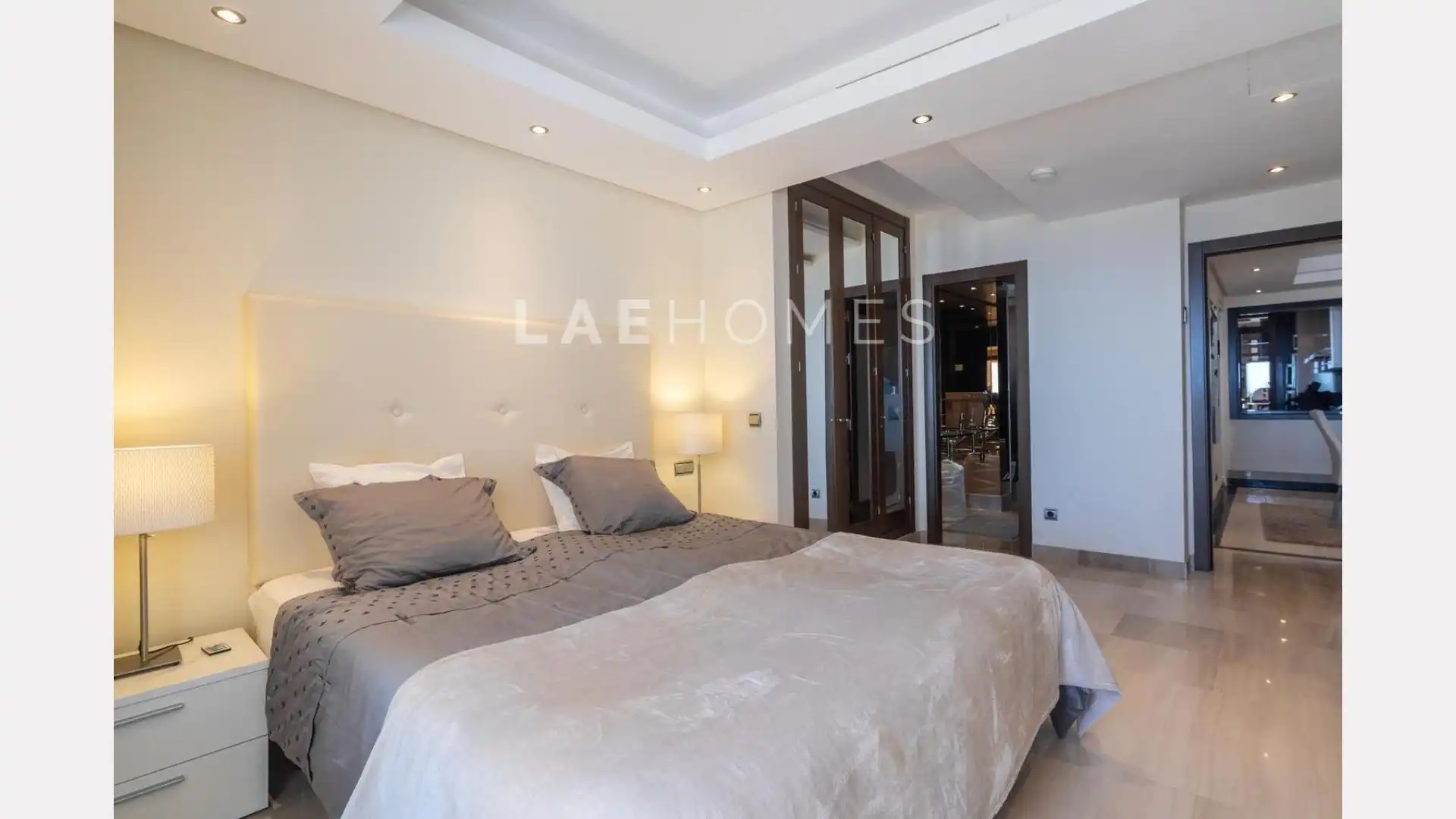 Schlafzimmer von Dachboden zum Verkauf in Estepona mit Privatgarten, Terrasse und Abstellraum