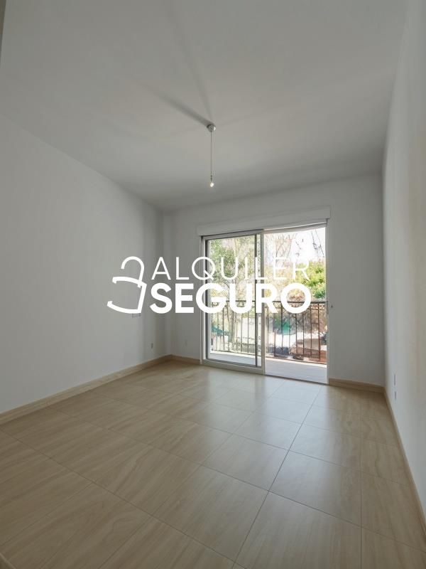 Habitación de Piso de alquiler en  Murcia Capital con Calefacción, Terraza y Trastero