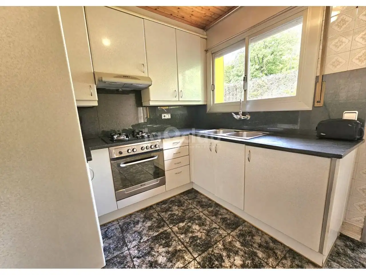 Küche von Wohnung zum Verkauf in Tona mit Heizung, Parkett und Terrasse