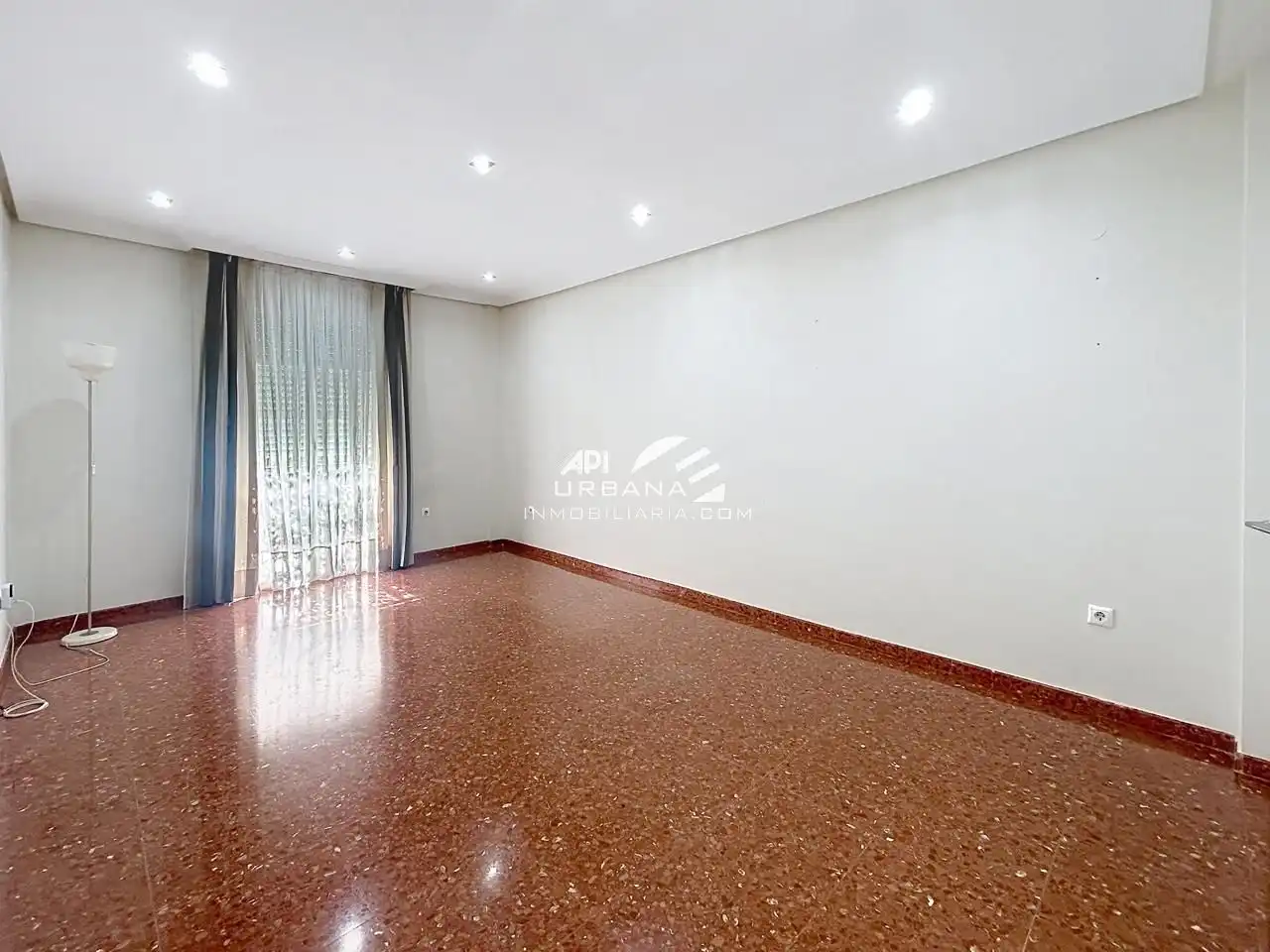 Sala d'estar de Planta baixa en venda en Lucena amb Aire condicionat