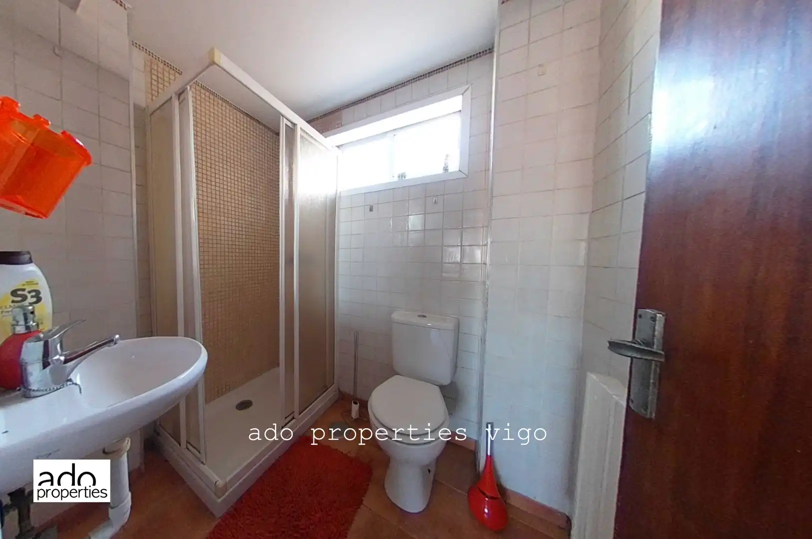 Baño de Piso en venta en Vigo  con Terraza