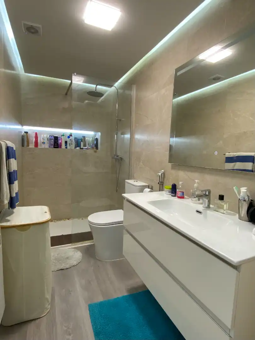 Bany de Pis en venda en Elche / Elx amb Aire condicionat, Parquet i Traster