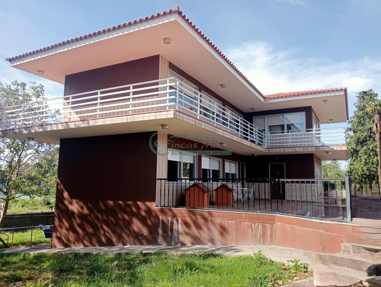 Vista exterior de Casa o xalet en venda en Vigo  amb Calefacció, Jardí privat i Terrassa