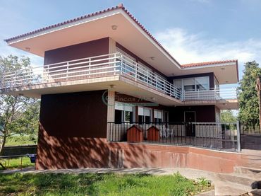 Casa amb balcó en venda a Valadares - Beade