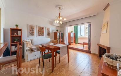 Sala d'estar de Pis en venda en Torremolinos amb Aire condicionat, Jardí privat i Terrassa