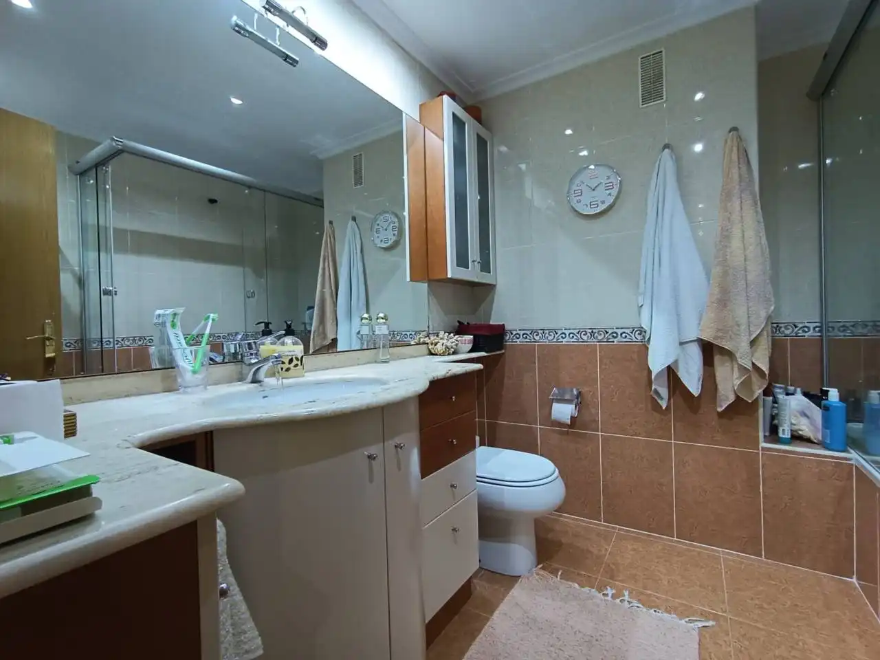 Badezimmer von Wohnung zum Verkauf in Burgos mit Heizung, Parkett und Terrasse