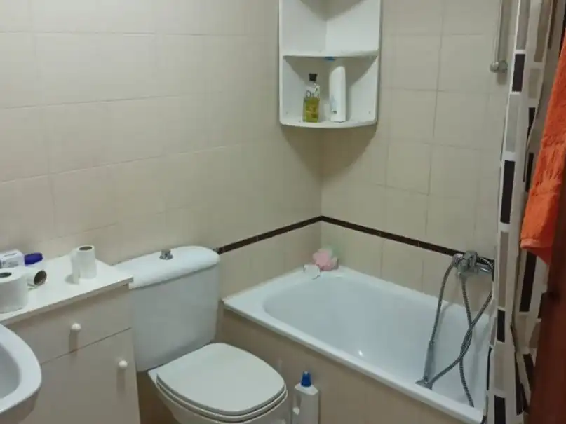 Badezimmer von Wohnung zur Miete in Industria
