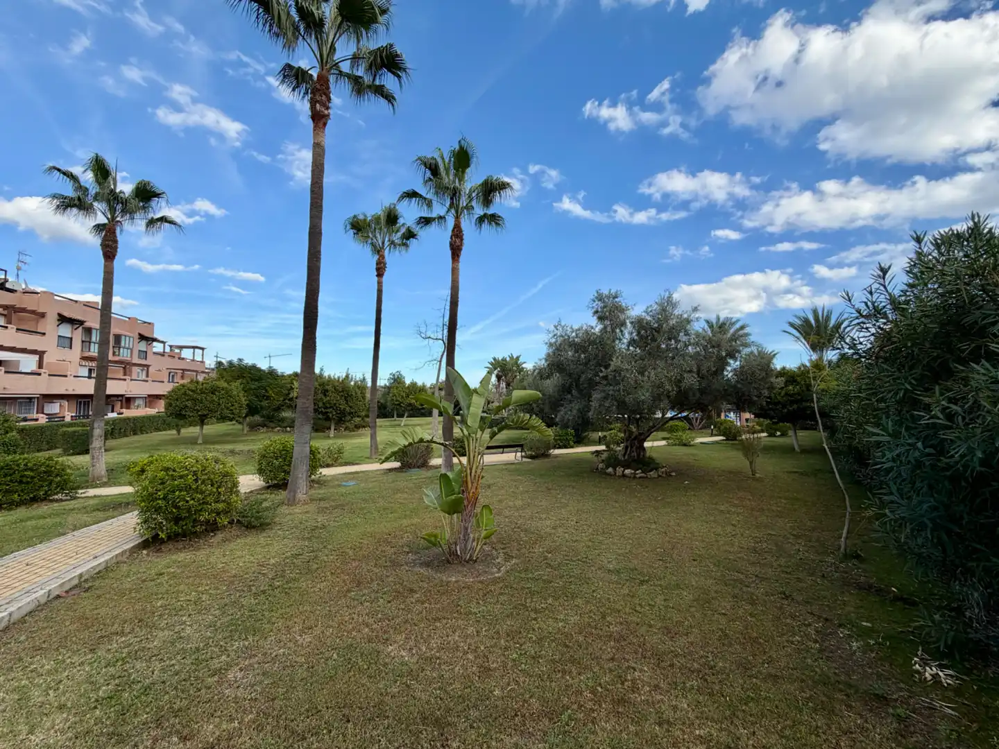 Apartament amb piscina en venda a Calle Casares del Sol 3, imagen 2