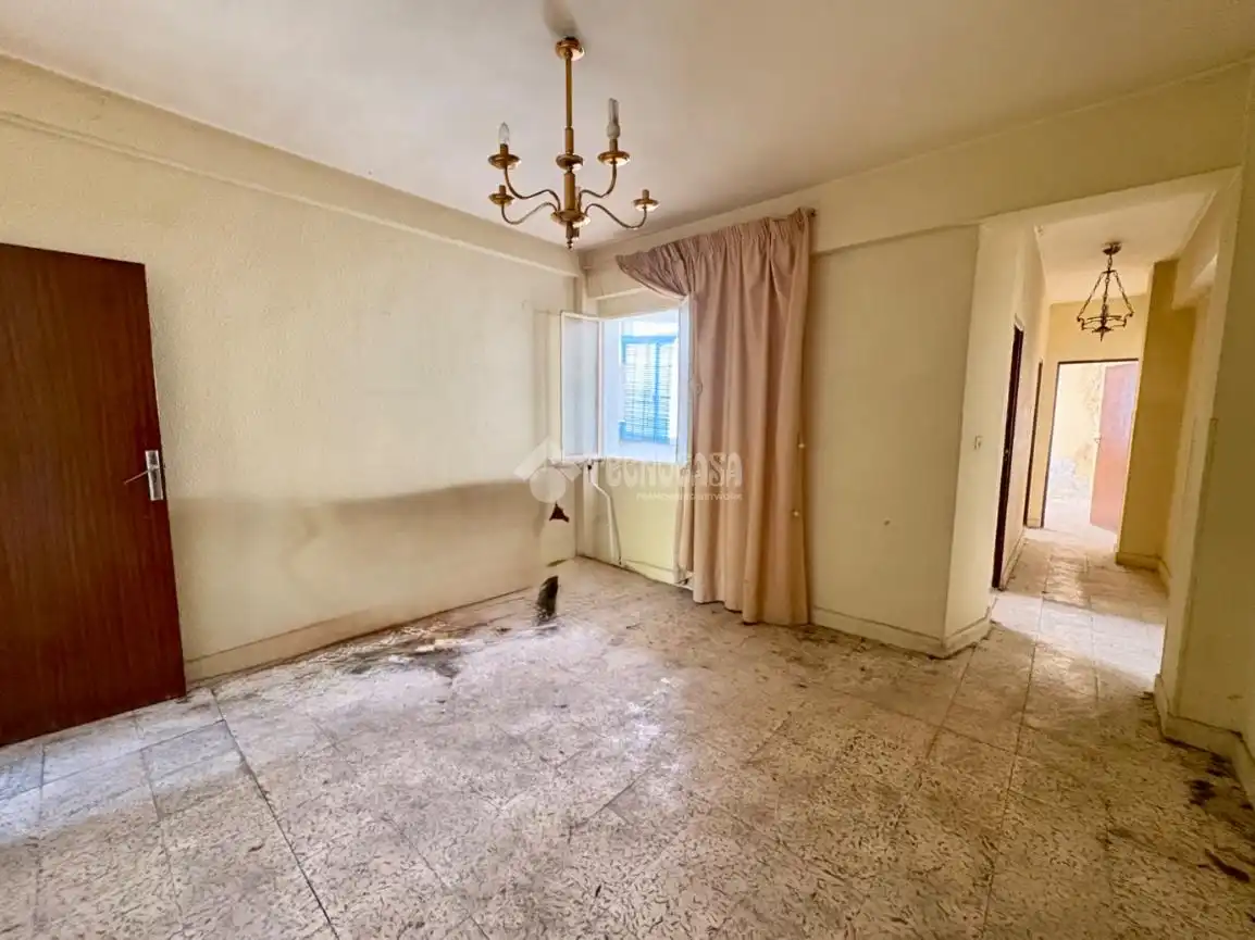 Piso en venta en Jaén con Balcón