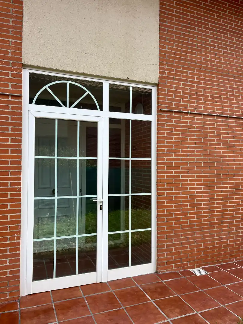 Vista exterior de Casa o xalet en venda en Renedo de Esgueva amb Calefacció, Jardí privat i Parquet