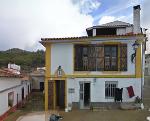 Exterior view of Flat to rent in Valencia de Alcántara  with Air Conditioner and Terrace