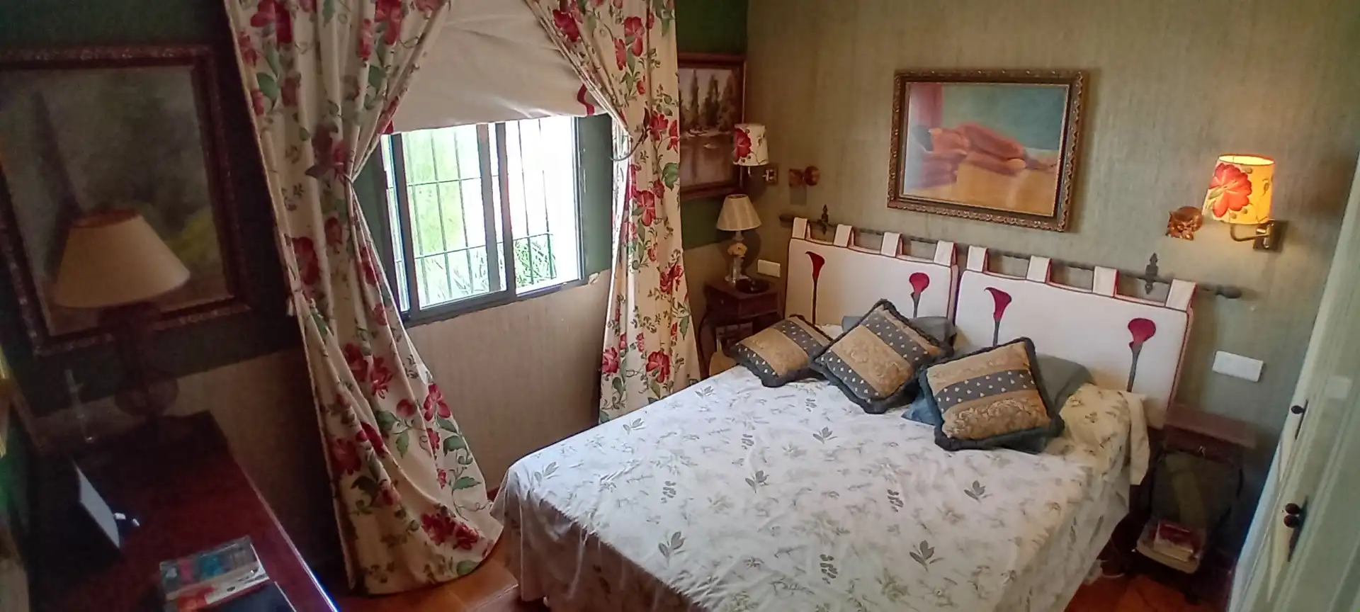 Dormitori de Casa adosada en venda en Casares amb Jardí privat, Terrassa i Forn