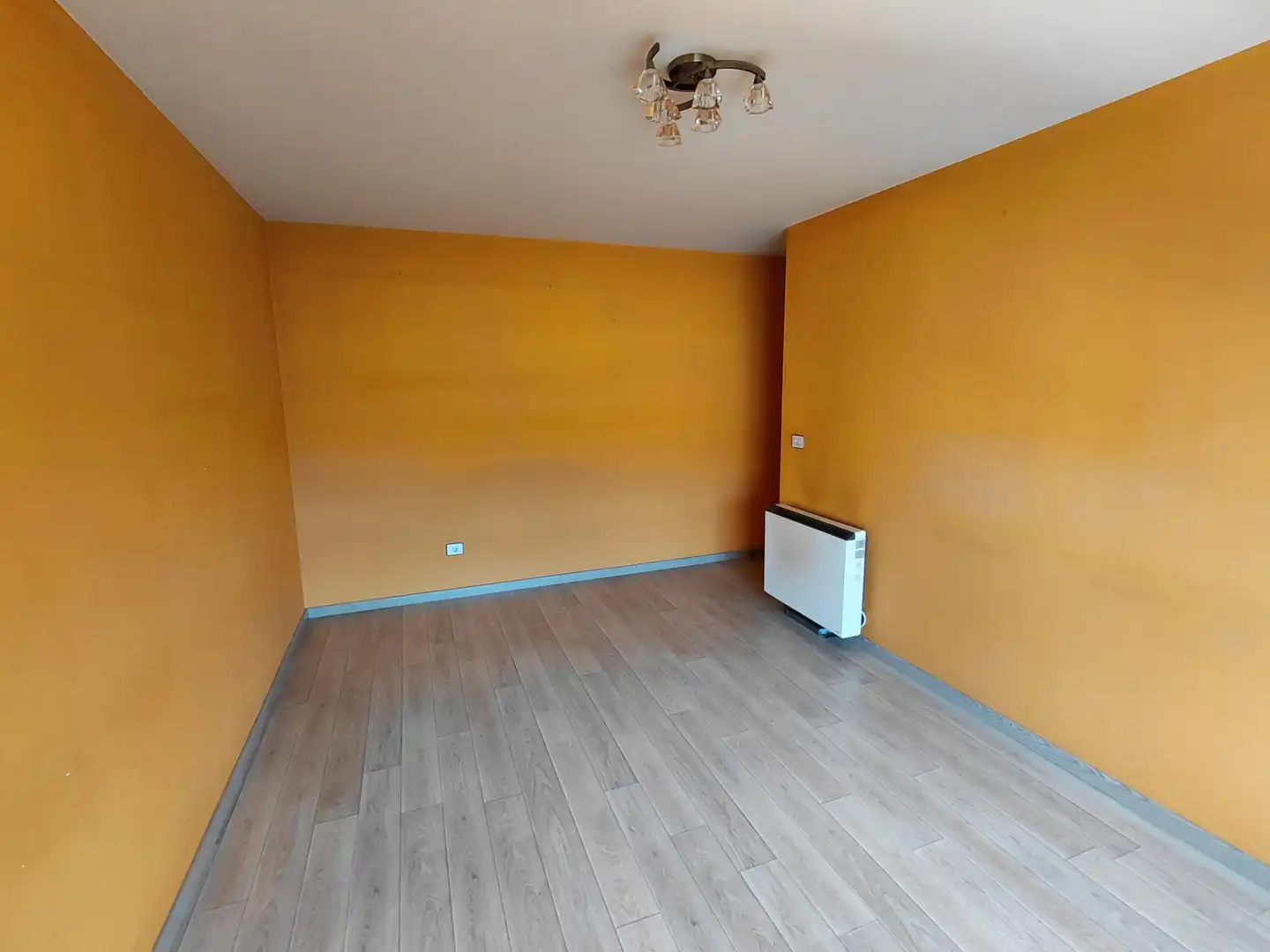 Schlafzimmer von Wohnung zum Verkauf in Melide mit Abstellraum