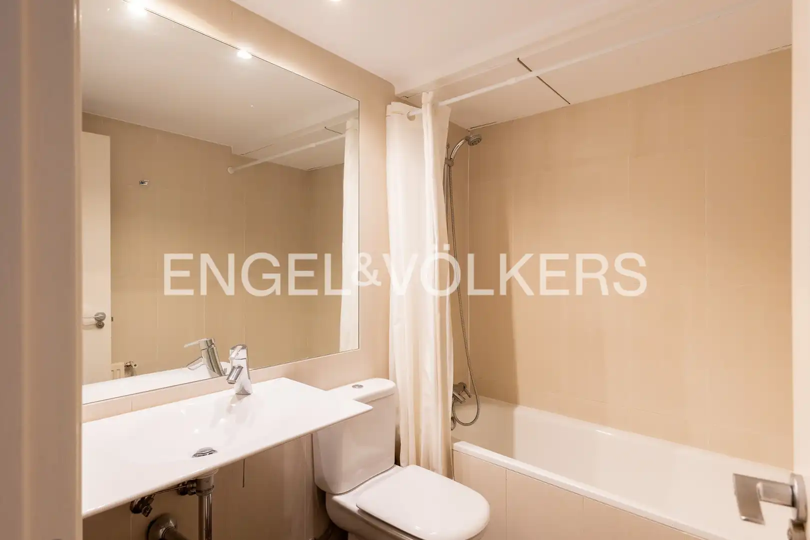 Baño de Piso en venta en La Moraleja con Aire acondicionado, Calefacción y Terraza