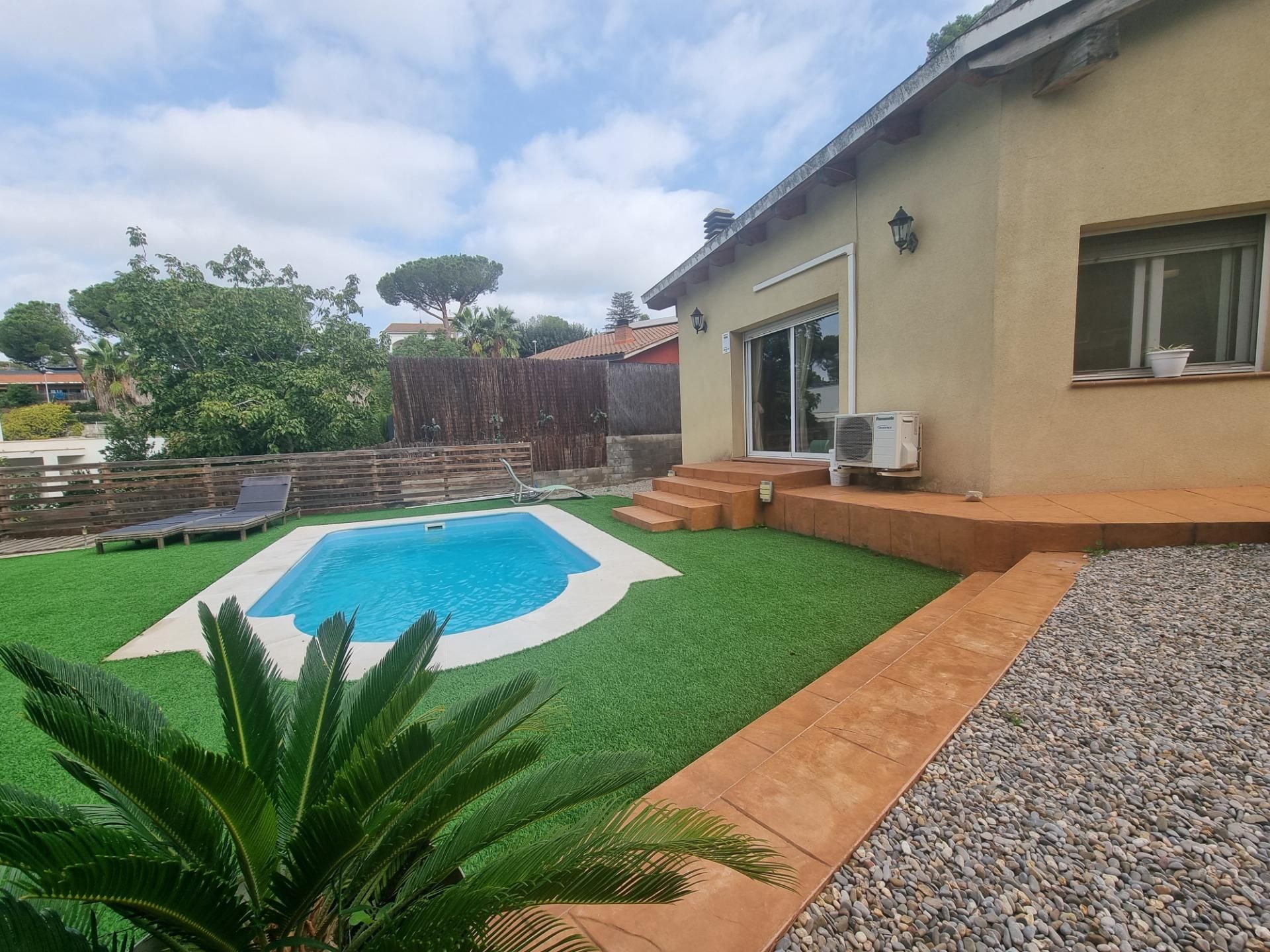 Piscina de Casa o xalet en venda en Lliçà de Vall amb Aire condicionat, Calefacció i Jardí privat
