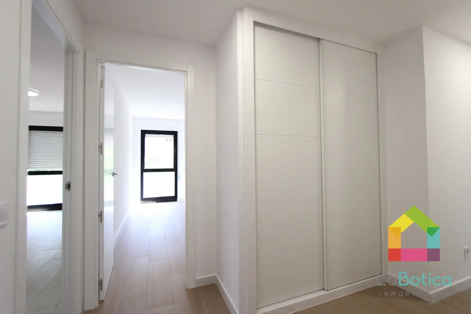 Flat for sale in Toledo  with Air Conditioner and Heating