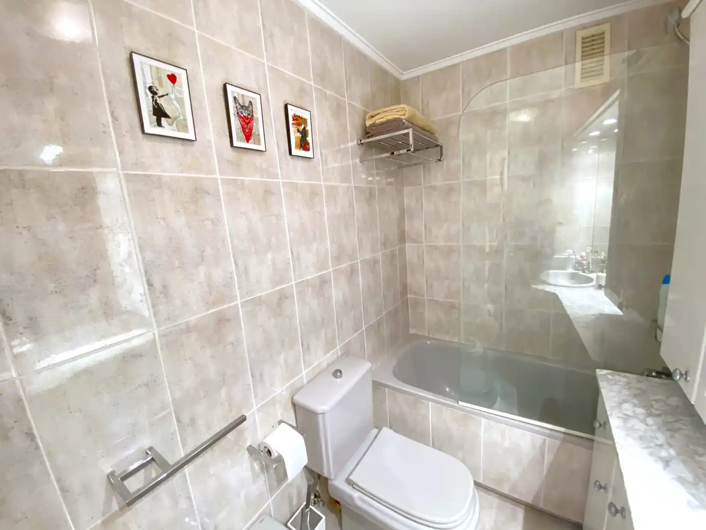 Bathroom of Flat for sale in Castro-Urdiales  with Heating, Parquet flooring and Terrace