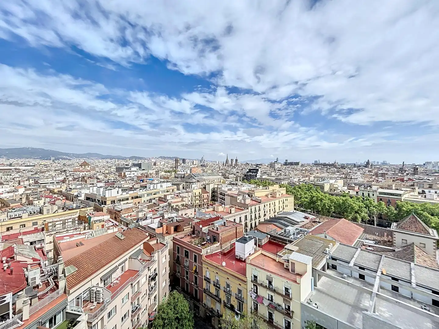 Außenansicht von Büro zum Verkauf in Barcelona mit Klimaanlage, Heizung und Terrasse