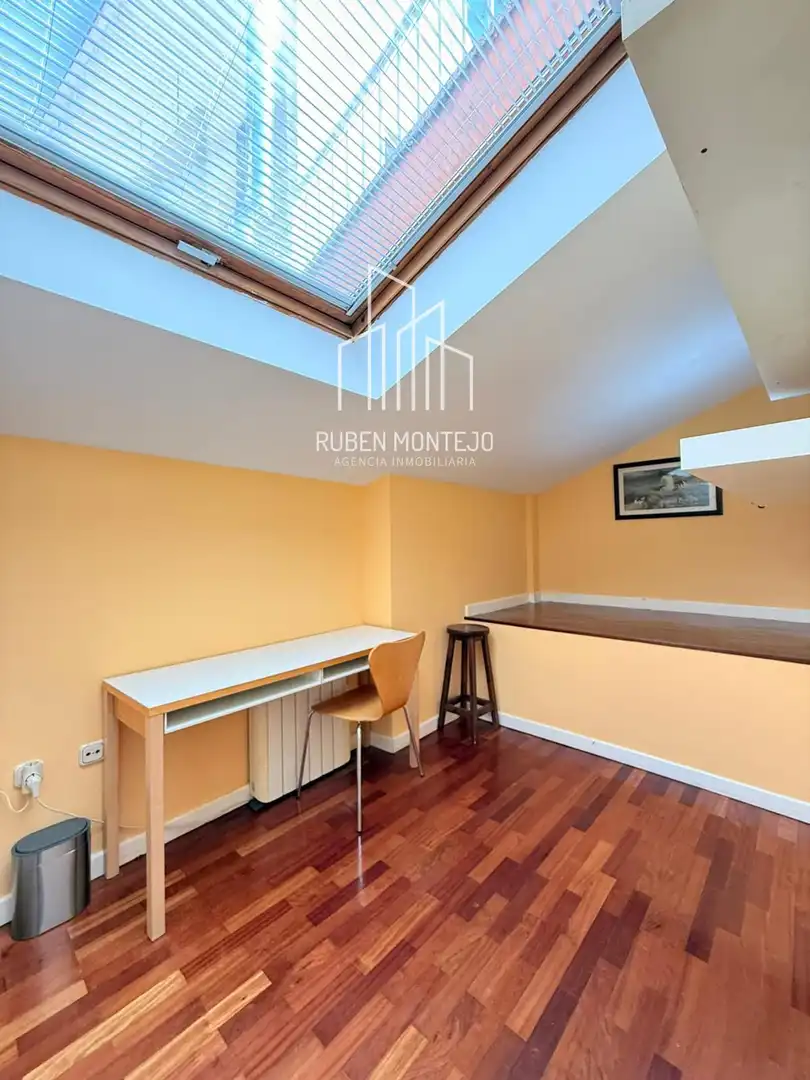 Exterior view of Attic for rent in Salamanca  with Air Conditioner, Heating and Terrace