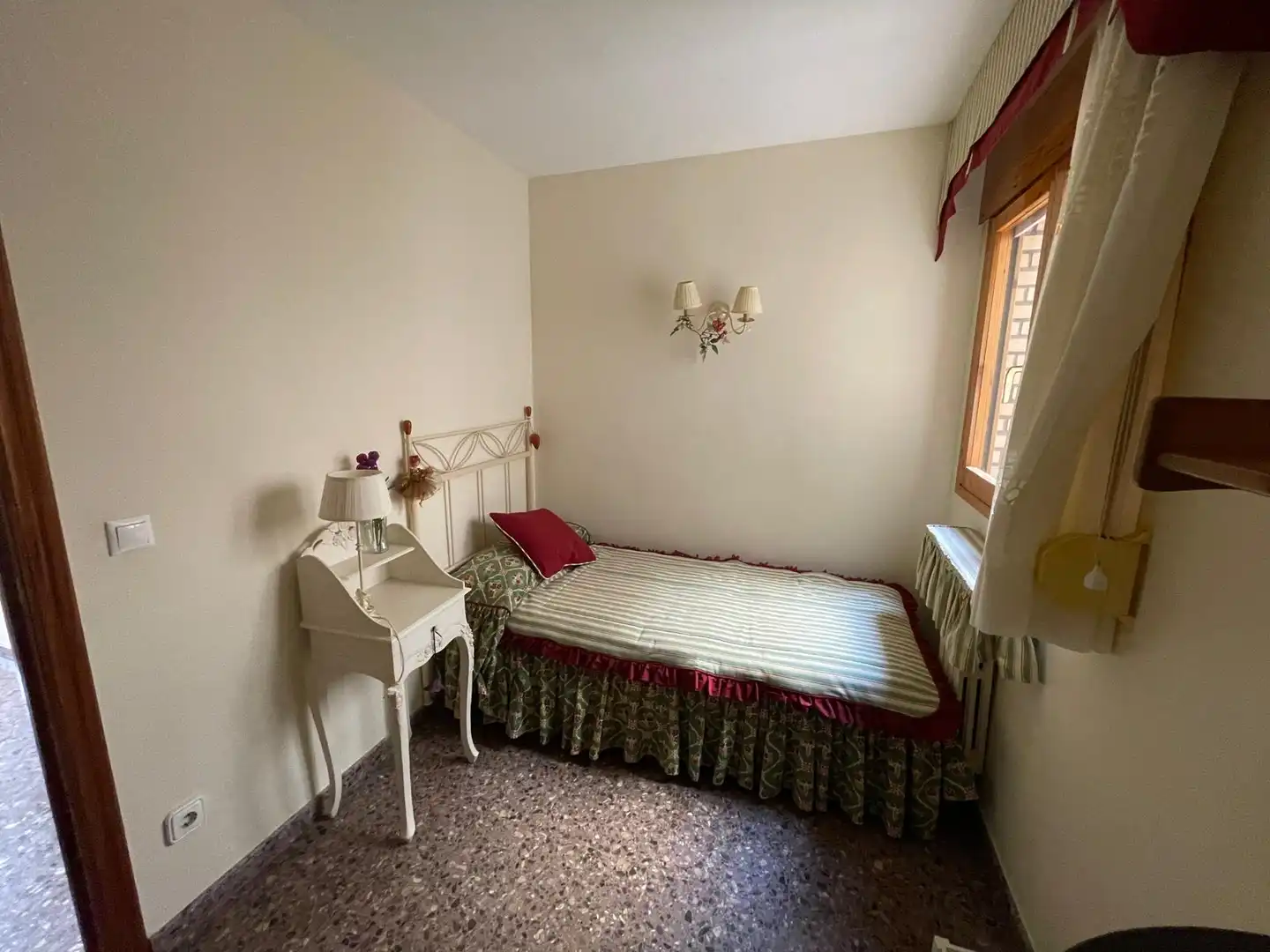 Habitación de Piso de alquiler en Zaragoza con Aire acondicionado, Calefacción y Terraza