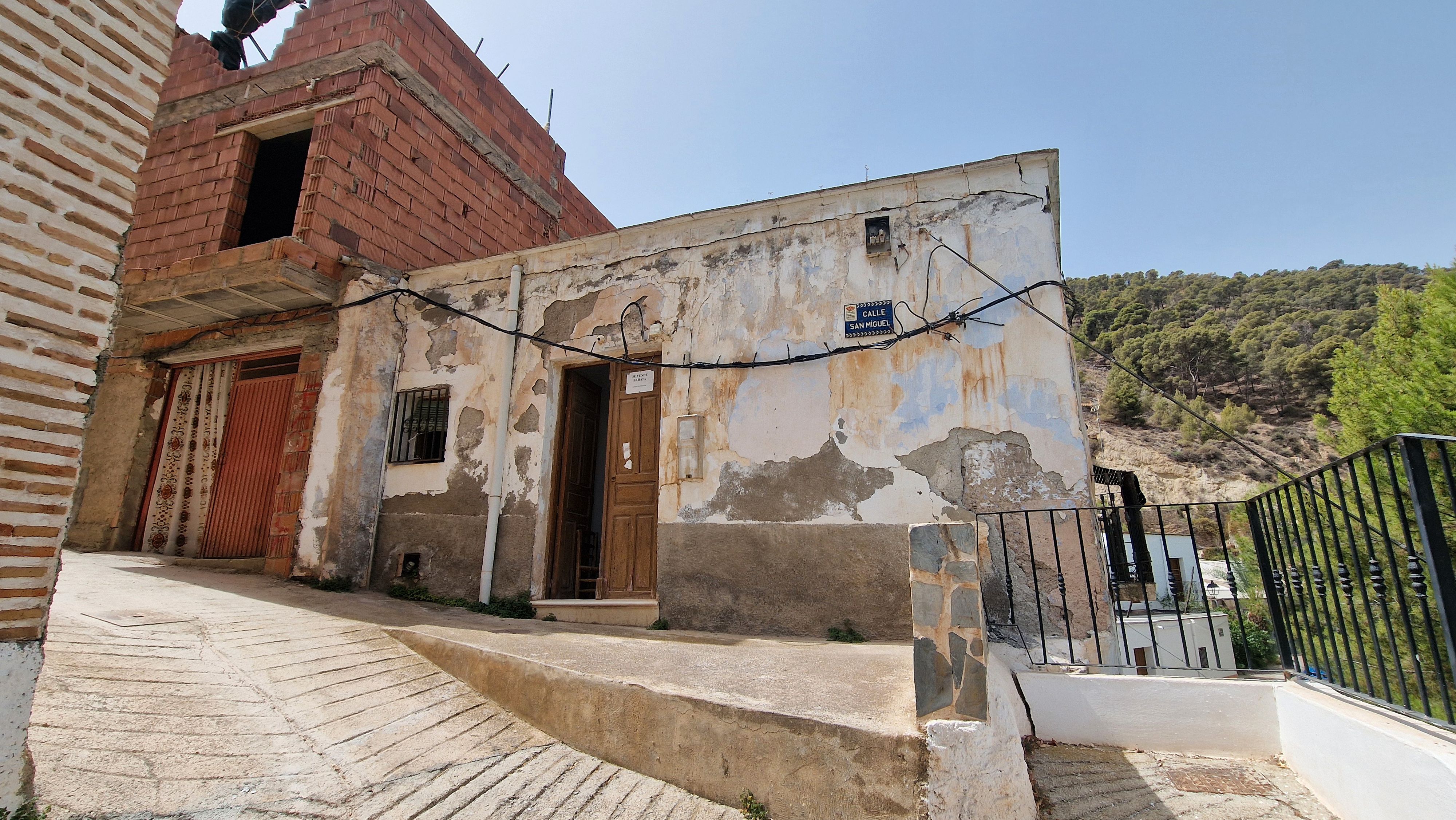 Vista exterior de Casa o xalet en venda en Rágol amb Terrassa, Traster i Balcó