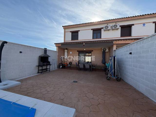 Casa adosada en Venta en Alcaudete de la Jara
