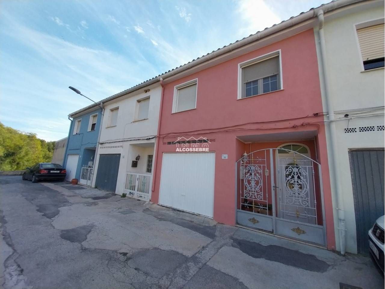 Vista exterior de Casa adosada en venda en Alcalà de Xivert amb Jardí privat i Terrassa
