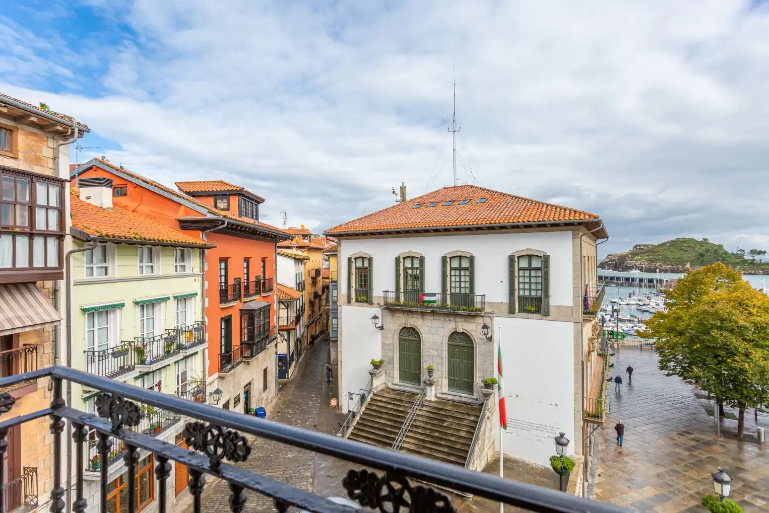 Vista exterior de Piso en venta en Lekeitio con Calefacción y Balcón