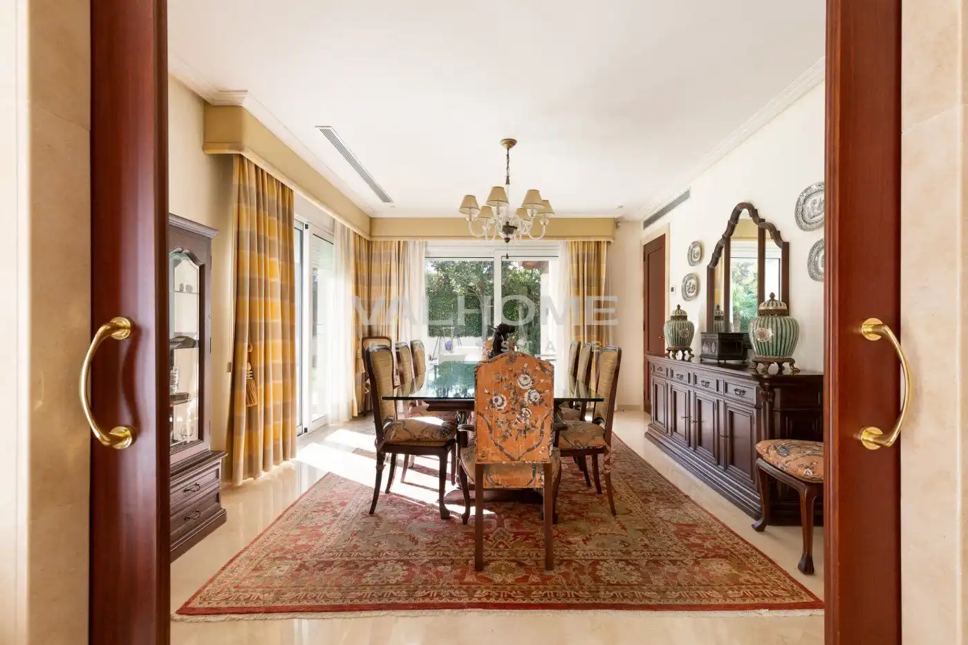 Comedor de Casa o chalet en venta en Sant Cugat del Vallès con Aire acondicionado, Calefacción y Jardín privado