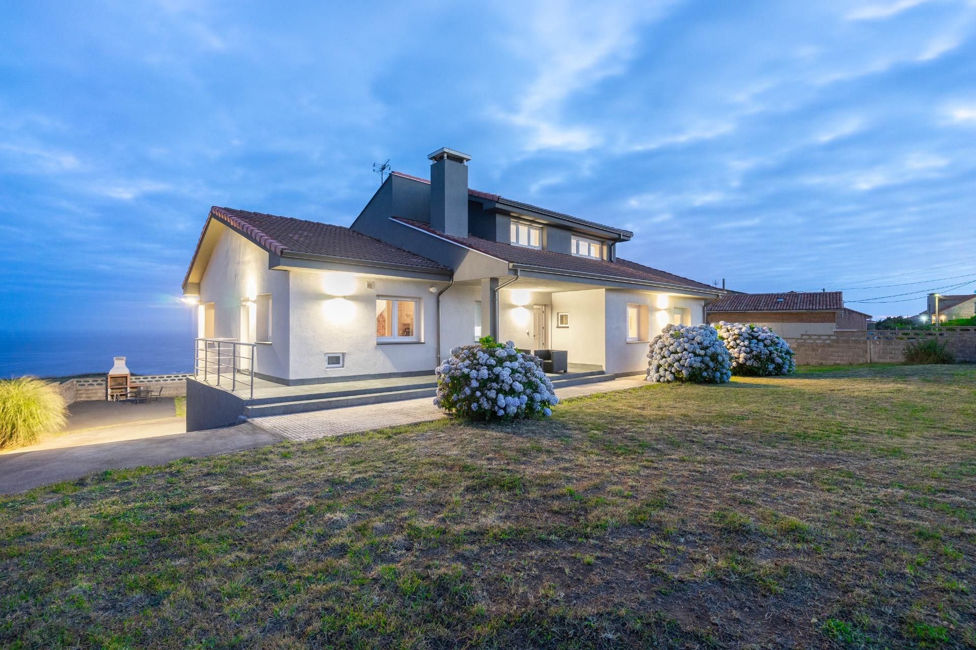 Vista exterior de Casa o xalet en venda en Gozón amb Calefacció