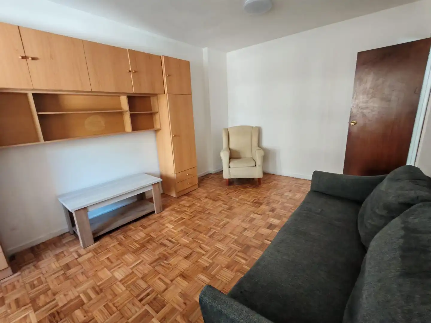 Living room of Flat for rent in Vigo   with Terrace, Furnished and Balcony