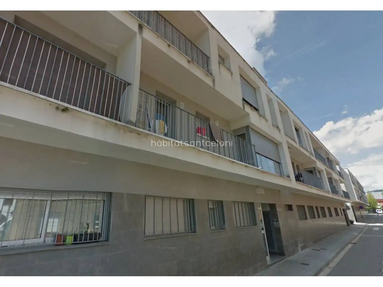 Vista exterior de Pis en venda en Sant Celoni amb Calefacció, Parquet i Traster