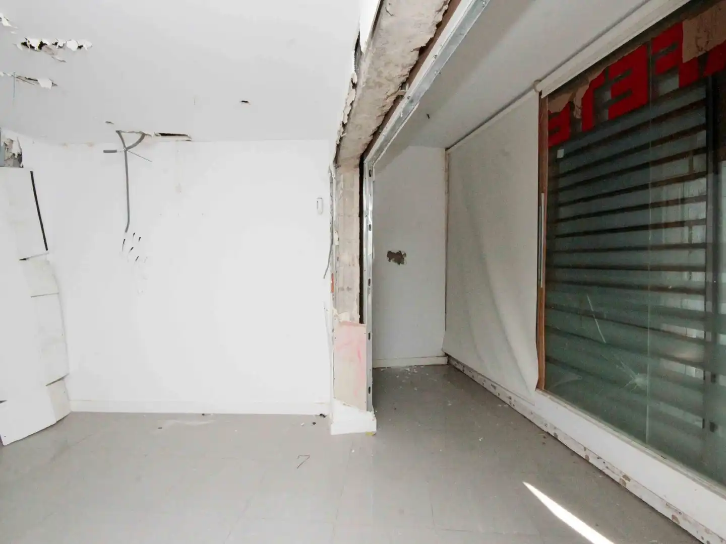 Local en venta en Cornellà de Llobregat