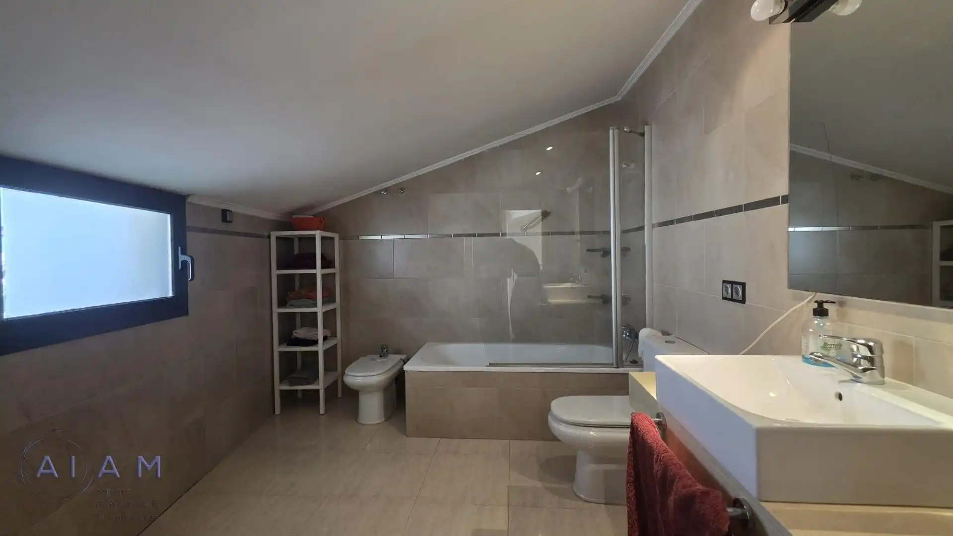 Baño de Dúplex en venta en Tordera con Calefacción, Terraza y Trastero