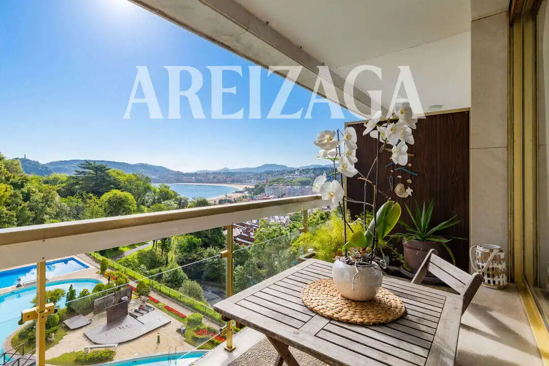 Terraza de Piso en venta en Donostia - San Sebastián  con Aire acondicionado, Calefacción y Jardín privado