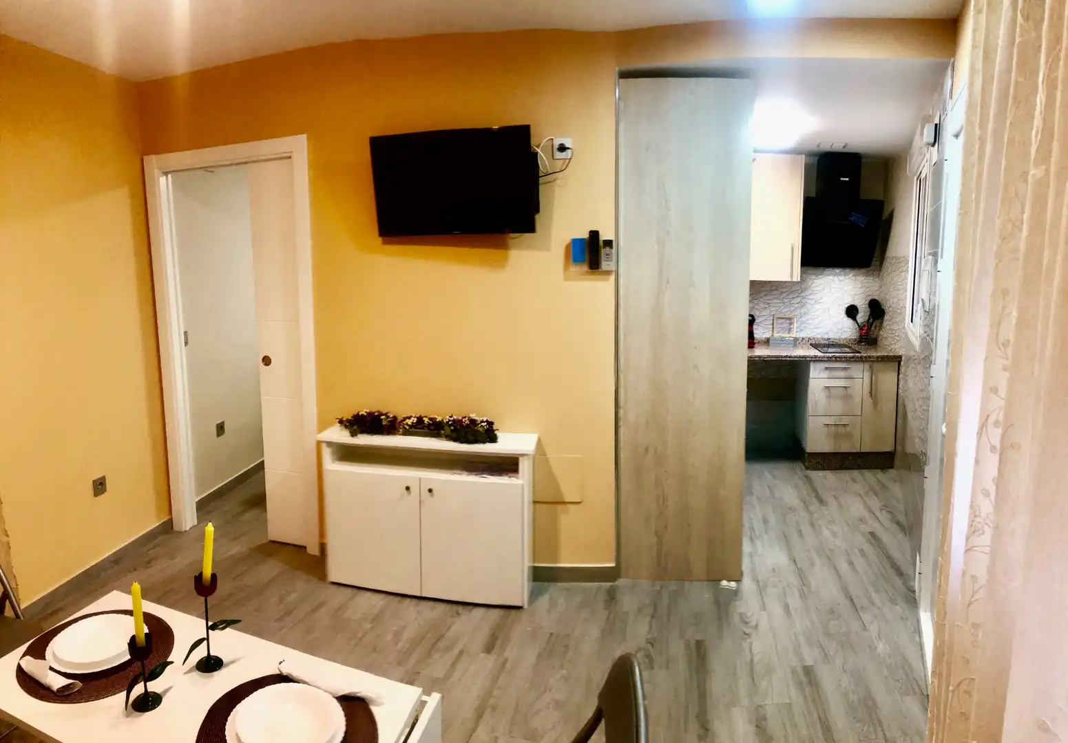 Cuina de Apartament de lloguer en Trujillo amb Aire condicionat, Calefacció i Moblat