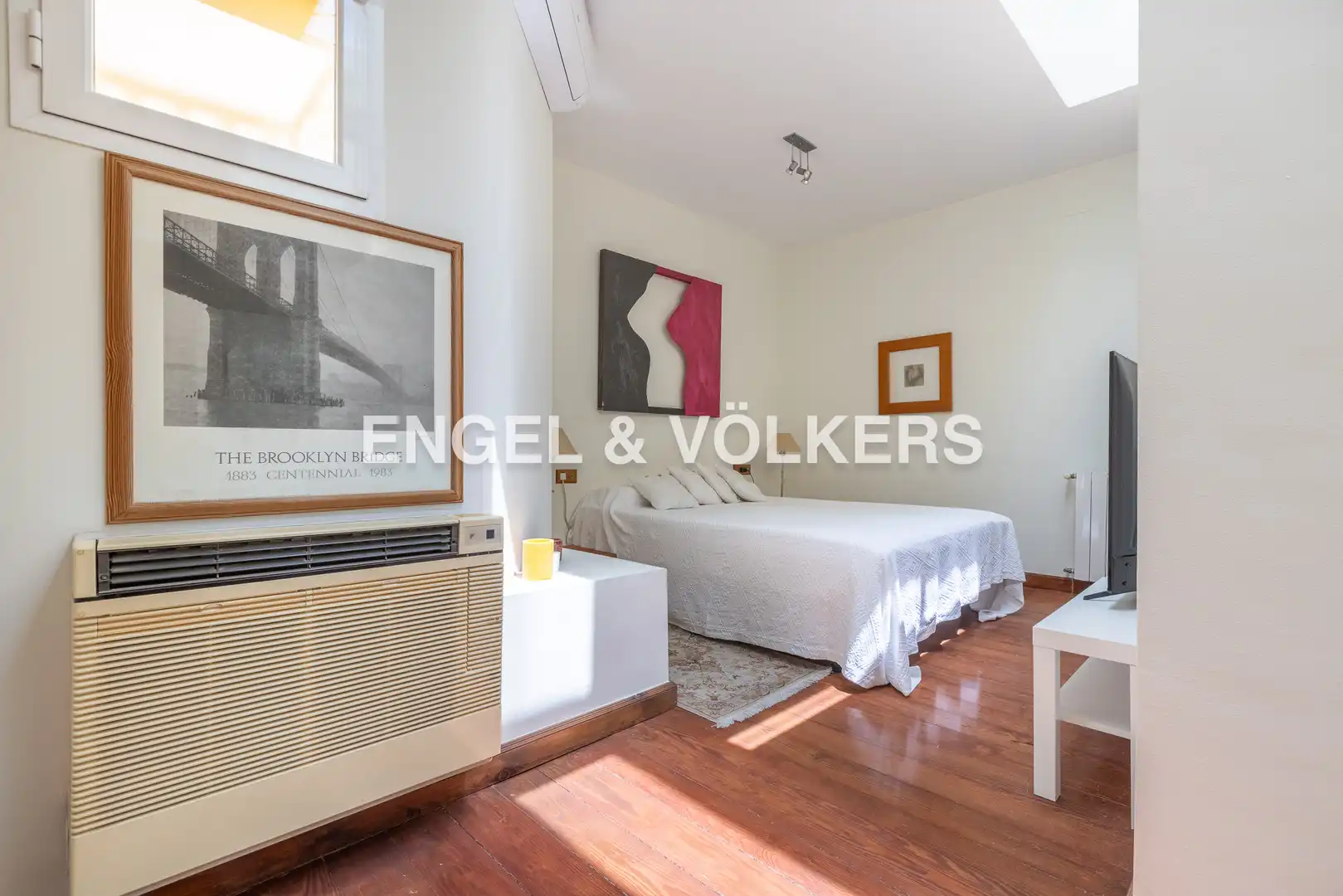 Bedroom of Attic for sale in Sevilla  with Air Conditioner, Heating and Terrace
