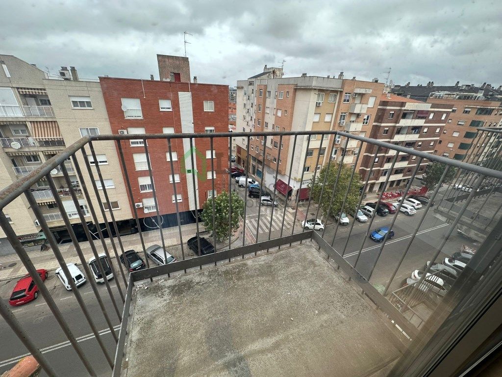 Terrassa de Apartament de lloguer en Badajoz Capital amb Balcó