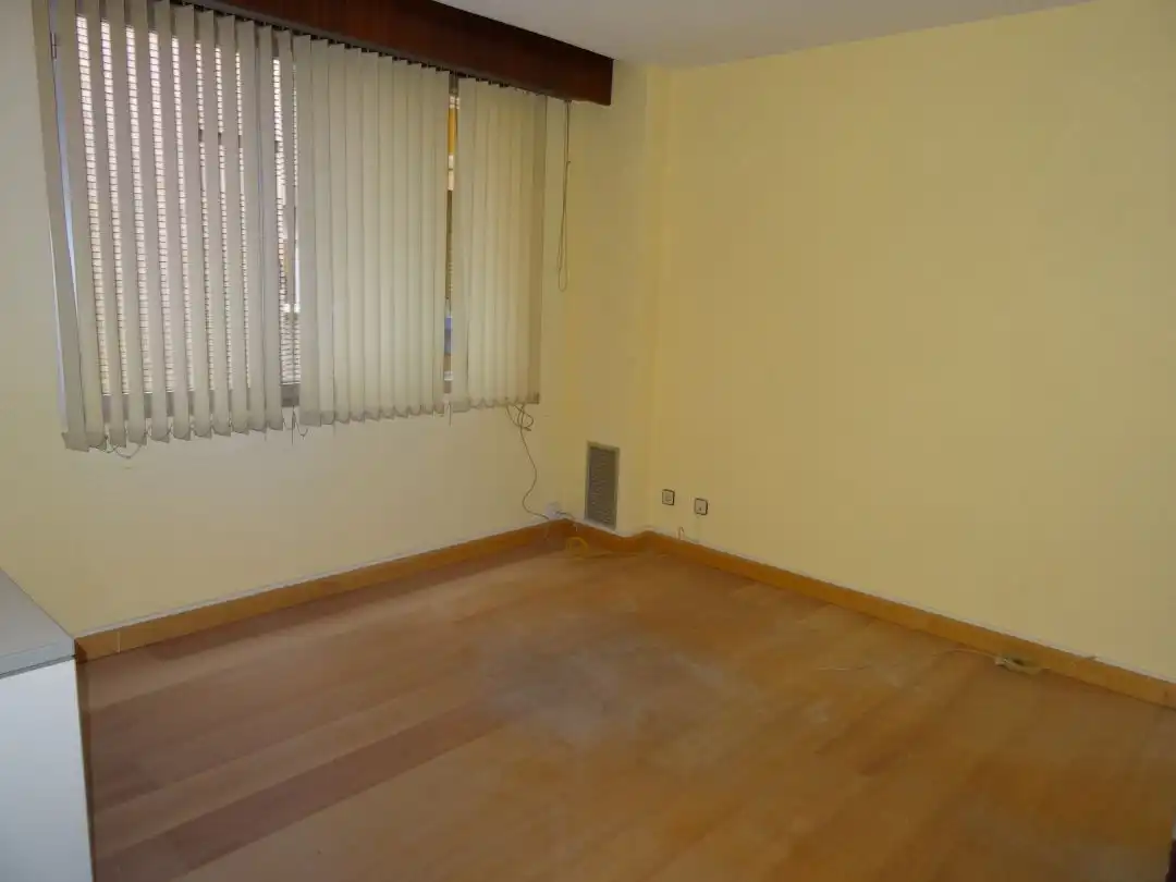 Büro zur Miete in Calle General Vara de Rey, imagen 4
