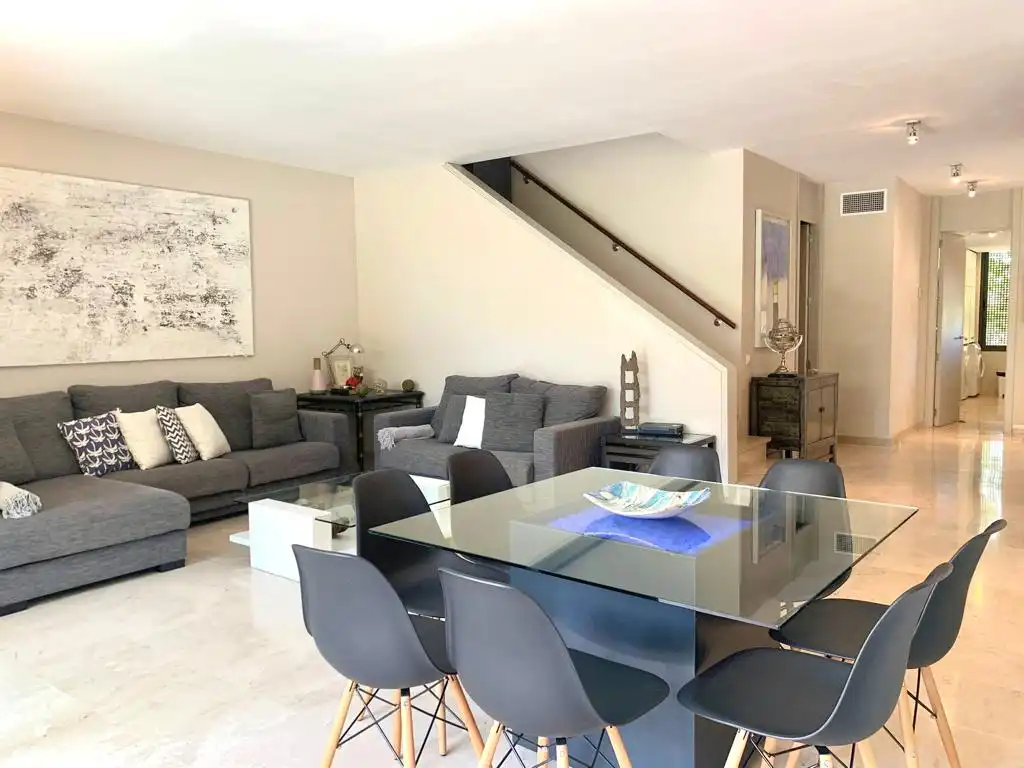 Dúplex de alquiler en Passeig Del Pintor Miquel Vives, 60, Port Nou - Port Verd - Port Vell