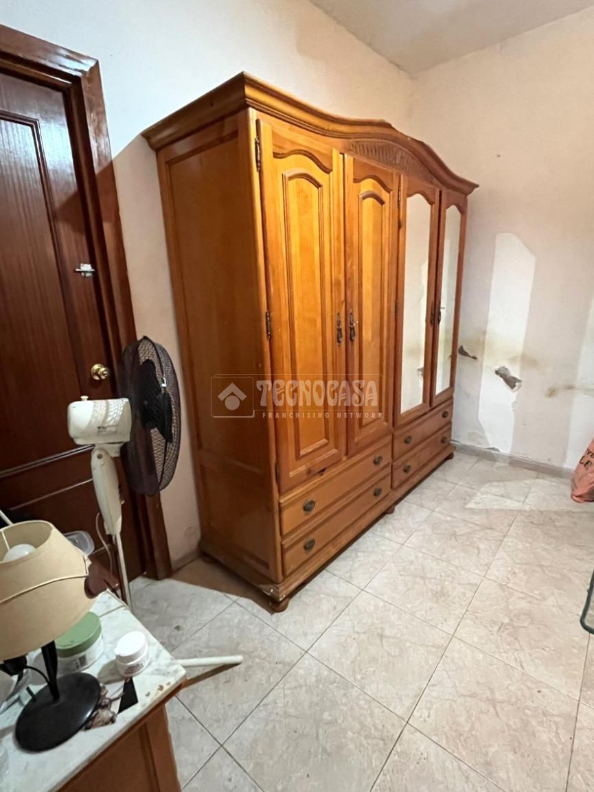 Dormitori de Casa adosada en venda en Alcalá de Guadaira amb Aire condicionat