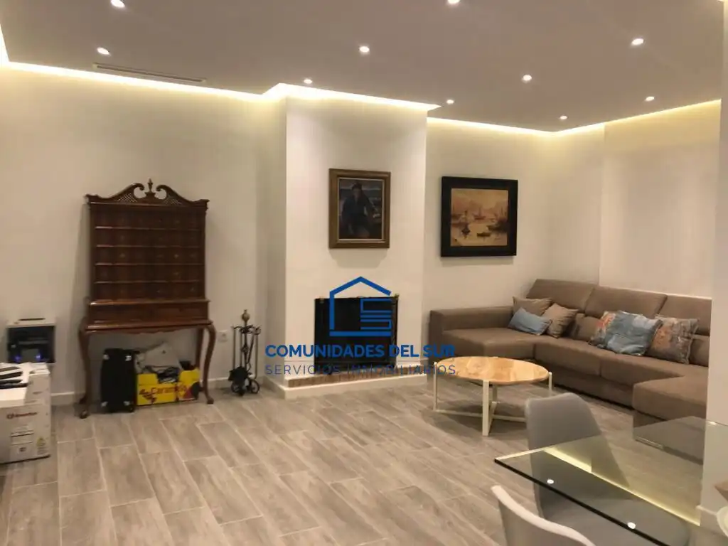 Living room of Houses for rent in El Puerto de Santa María  with Air Conditioner, Private garden and Swimming Pool