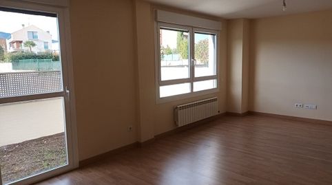 Foto 5 de Casa adosada en venda a Calle Río Antiguo, 1, Entrena, La Rioja
