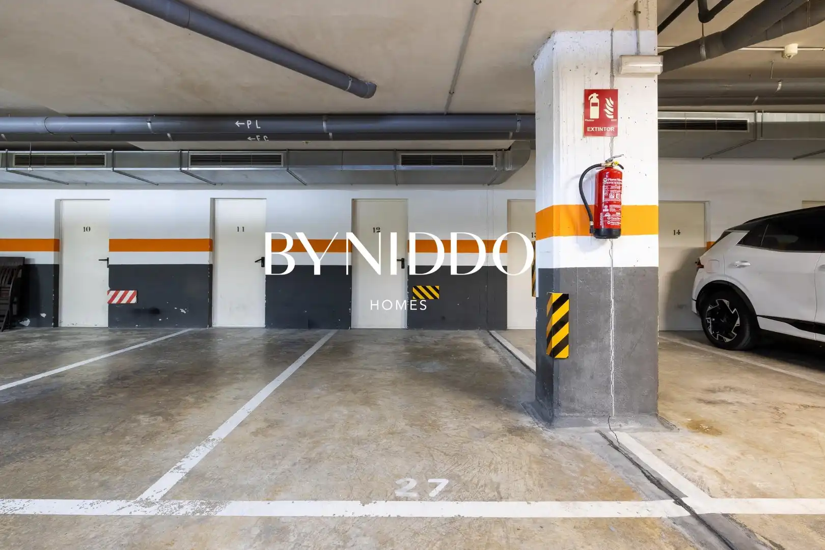 Parkplatz von Erdgeschoss zum Verkauf in Sant Cugat del Vallès mit Klimaanlage, Heizung und Privatgarten